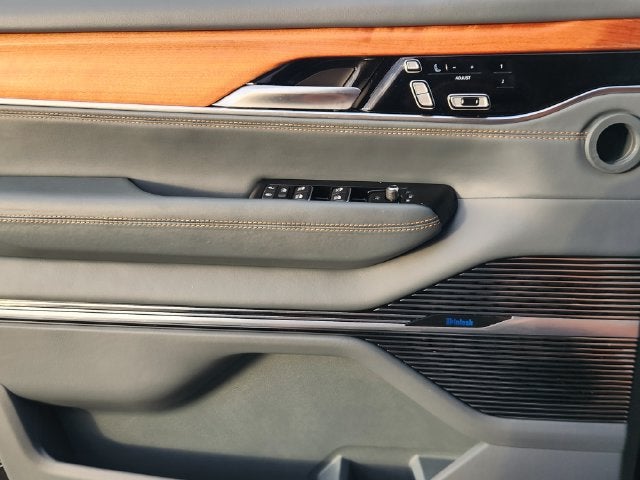 2023 Jeep Grand Wagoneer Series II