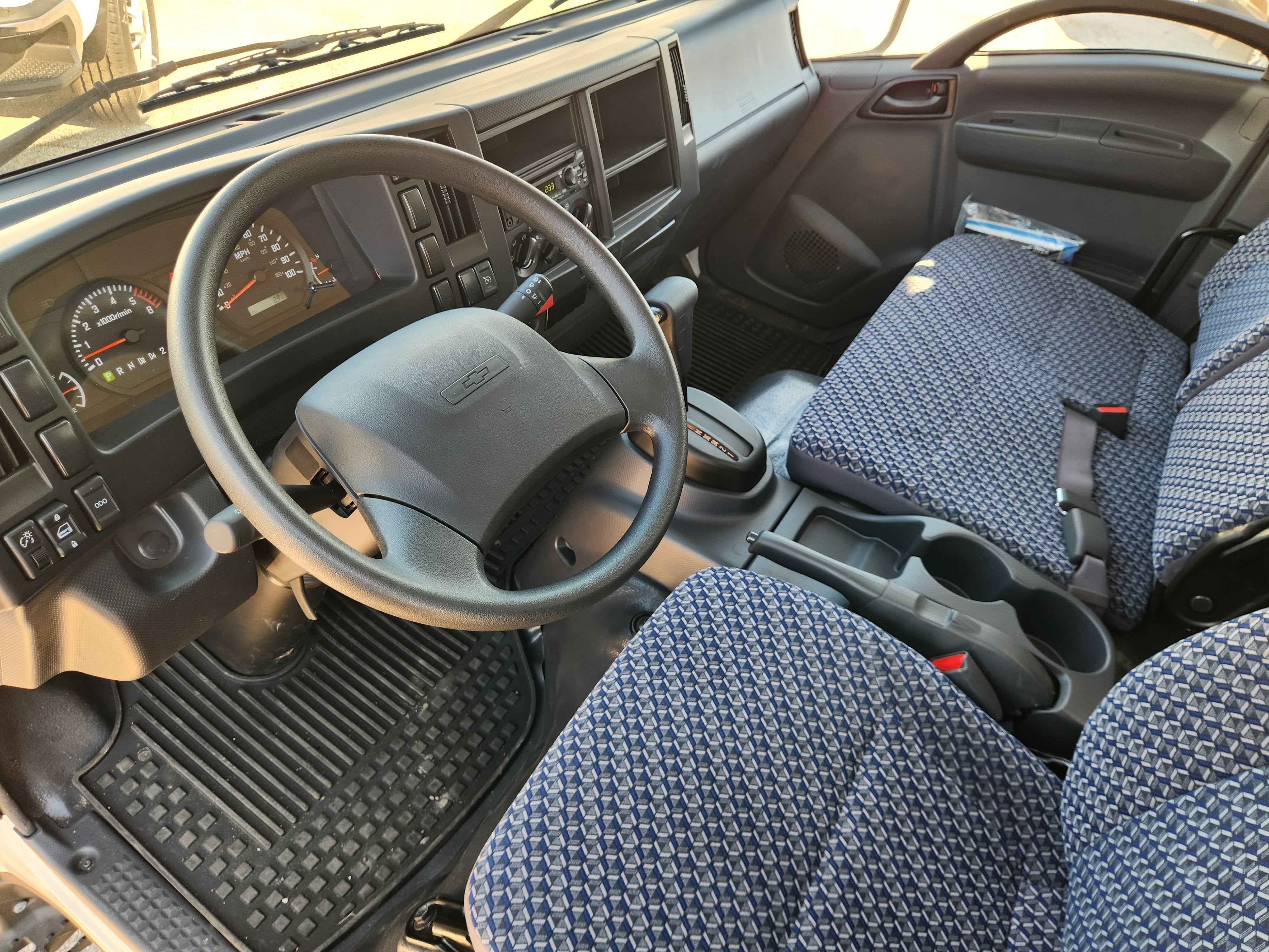 2024 Chevrolet Low Cab Forward 4500 HG BASE