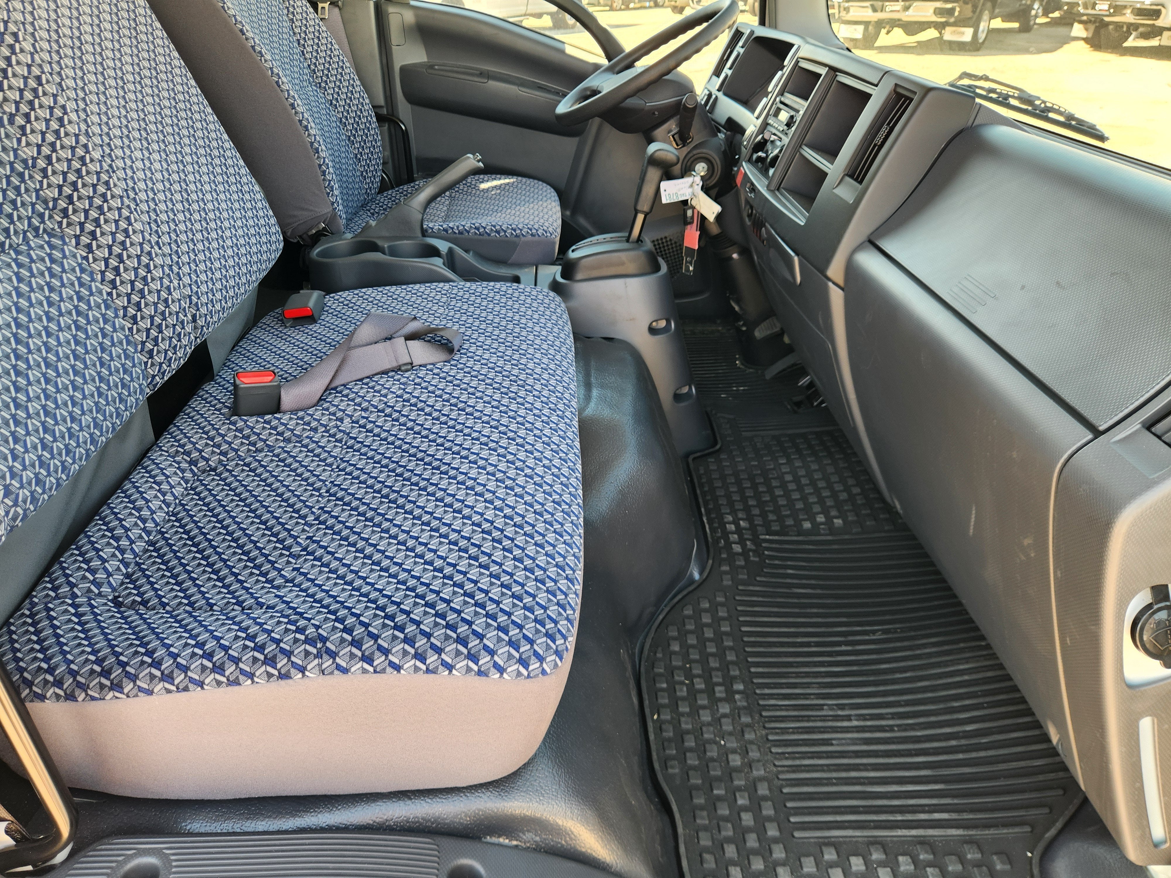 2024 Chevrolet Low Cab Forward 4500 HG BASE